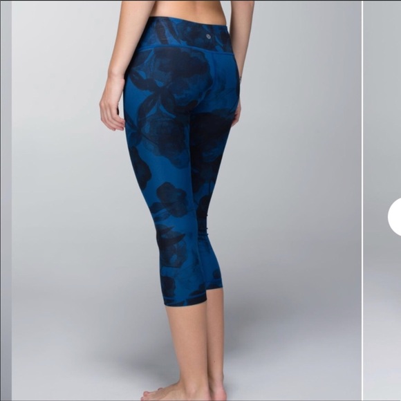 lululemon athletica Pants - Lululemon Wunder Under Crop II *Full-On Luxtreme